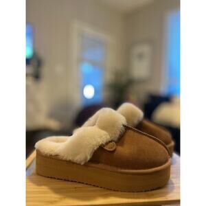 NWOT Women's Fireside Dearfoams Melton Shearling Platform Slipper Sz. US 8/EU 39